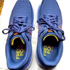 Women’s New Balance Size 12 Wide  Fresh Foam 1080